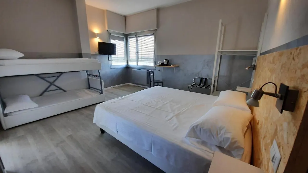 Bergamo Guesthouse - Self Check-In Curno 0*,  Italy