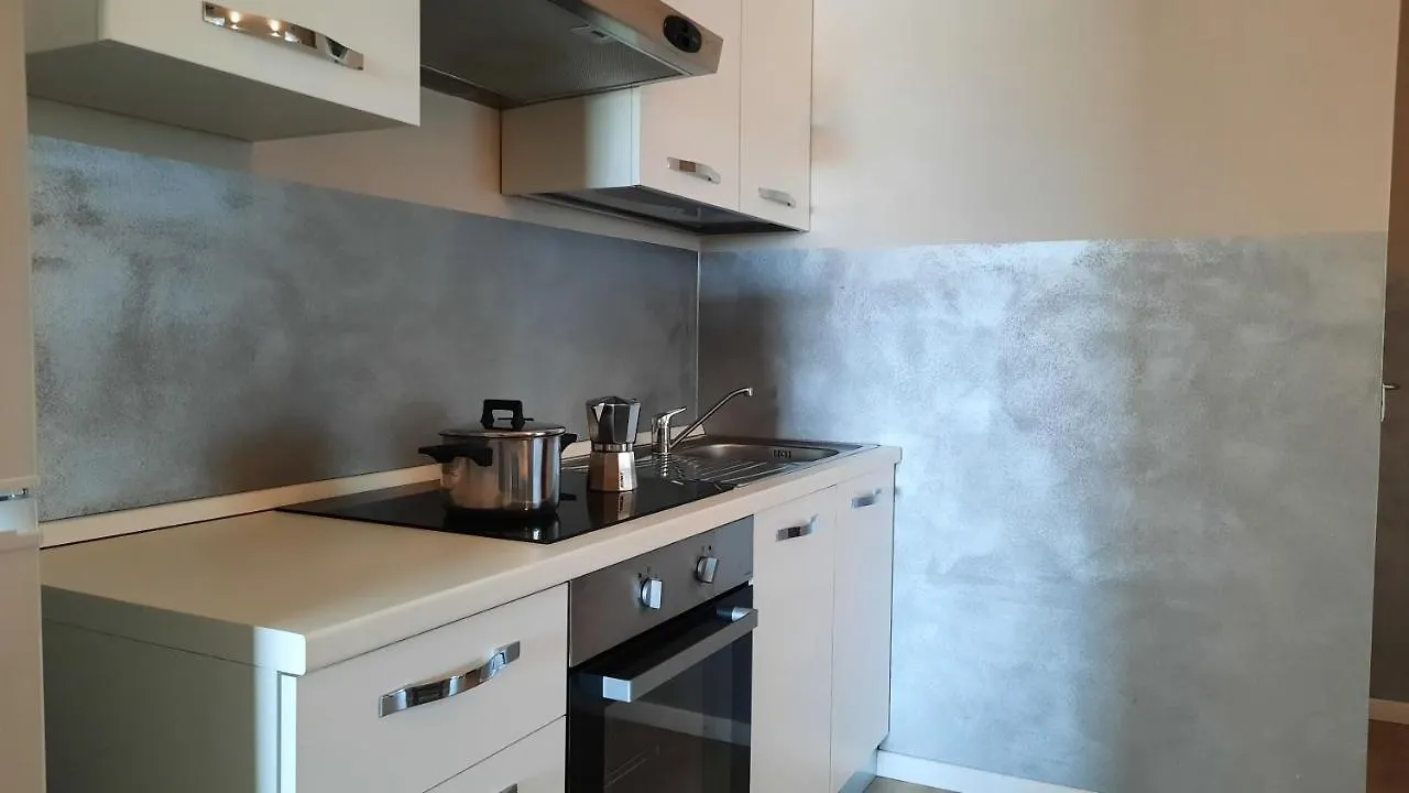 Bergamo Guesthouse - Self Check-In Curno 0*,